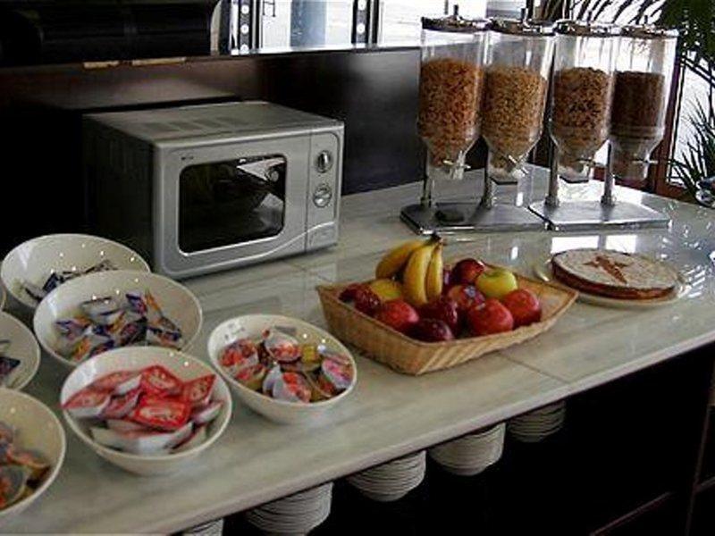 Express By Ihg Hotel 3*