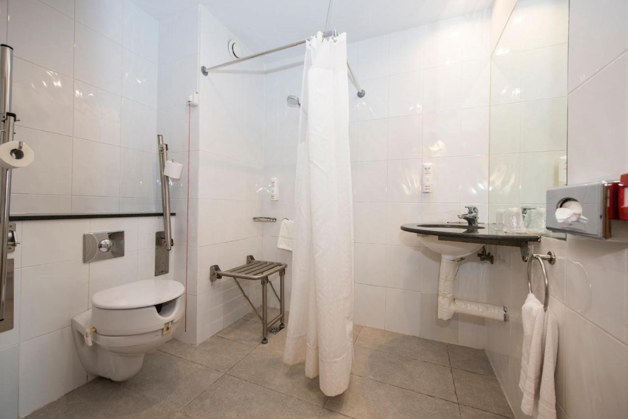 Express By Ihg Hotel 3*