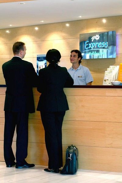 Express By Ihg Hotel
